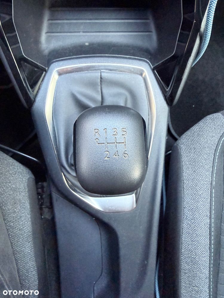 Peugeot 2008 PureTech 100 Style - 24