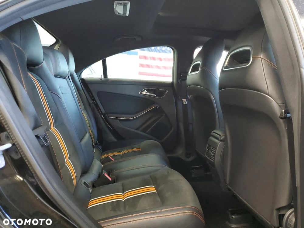 Mercedes-Benz CLA 250 7G-DCT AMG Line - 9