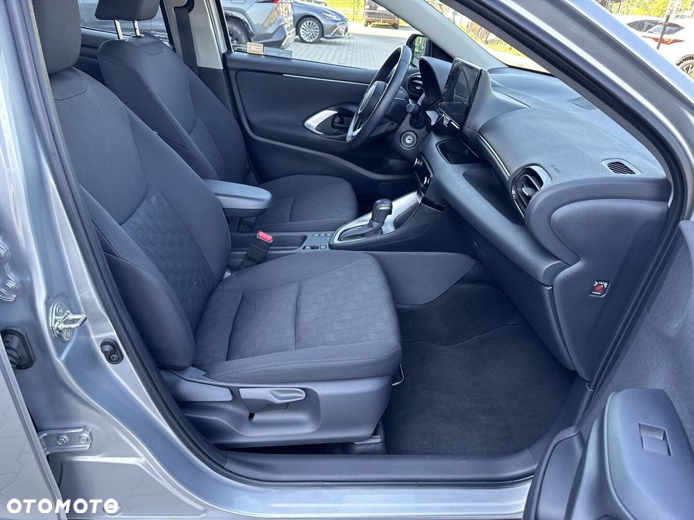 Toyota Yaris - 12