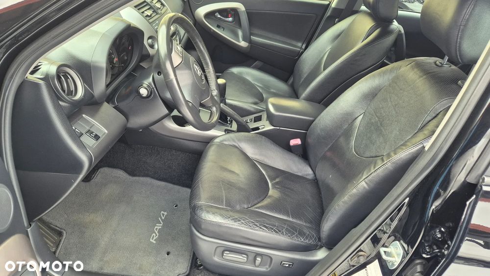 Toyota RAV4 2.0 VVT-i Premium - 17