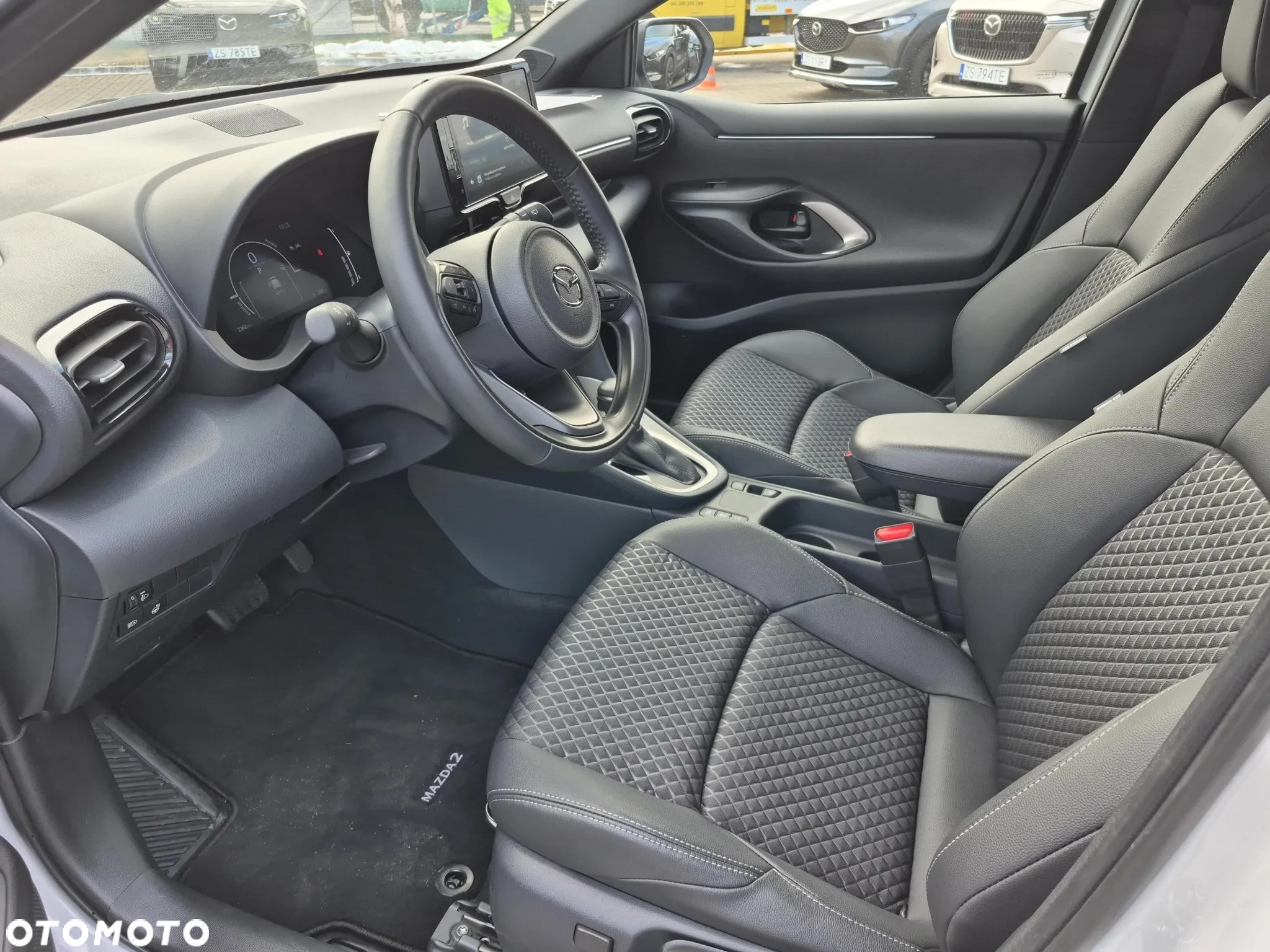 Mazda 2 - 10