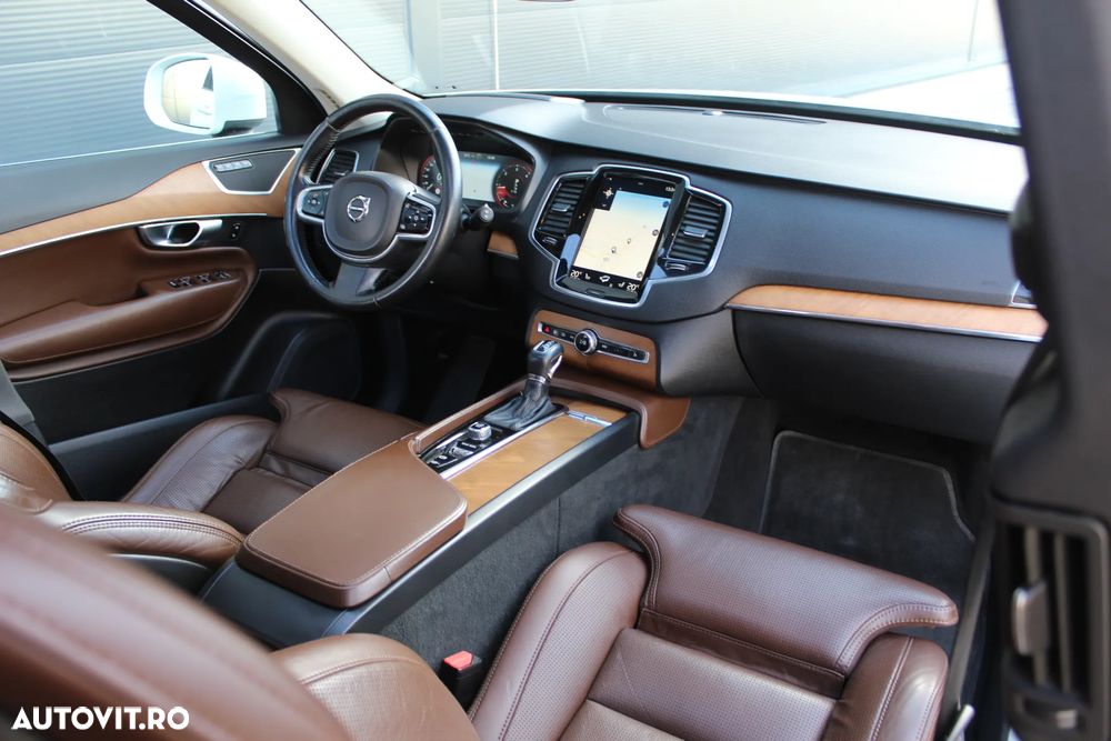 Volvo XC 90 D5 AWD Geartronic Inscription - 4