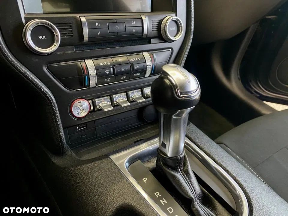 Ford Mustang - 6