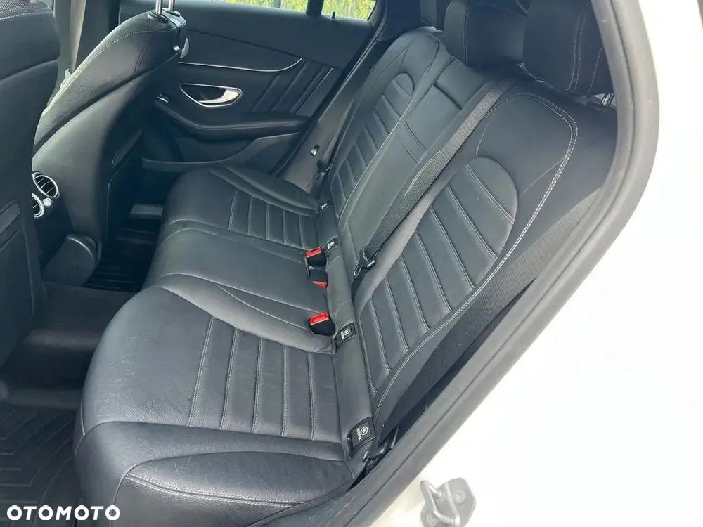 Mercedes-Benz GLC 300 4Matic 9G-TRONIC Edition Avantgarde - 18