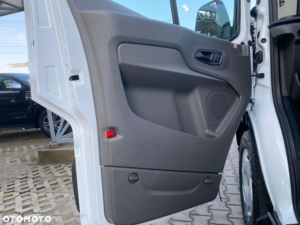 Ford Transit - 8