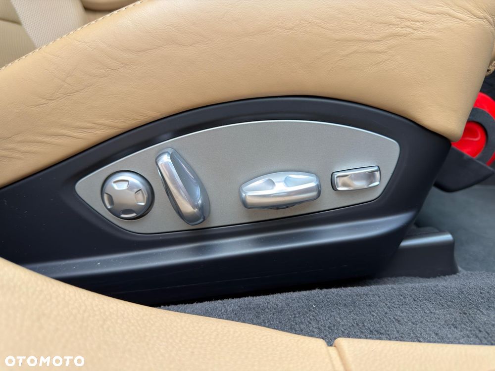Porsche Panamera 4 - 22