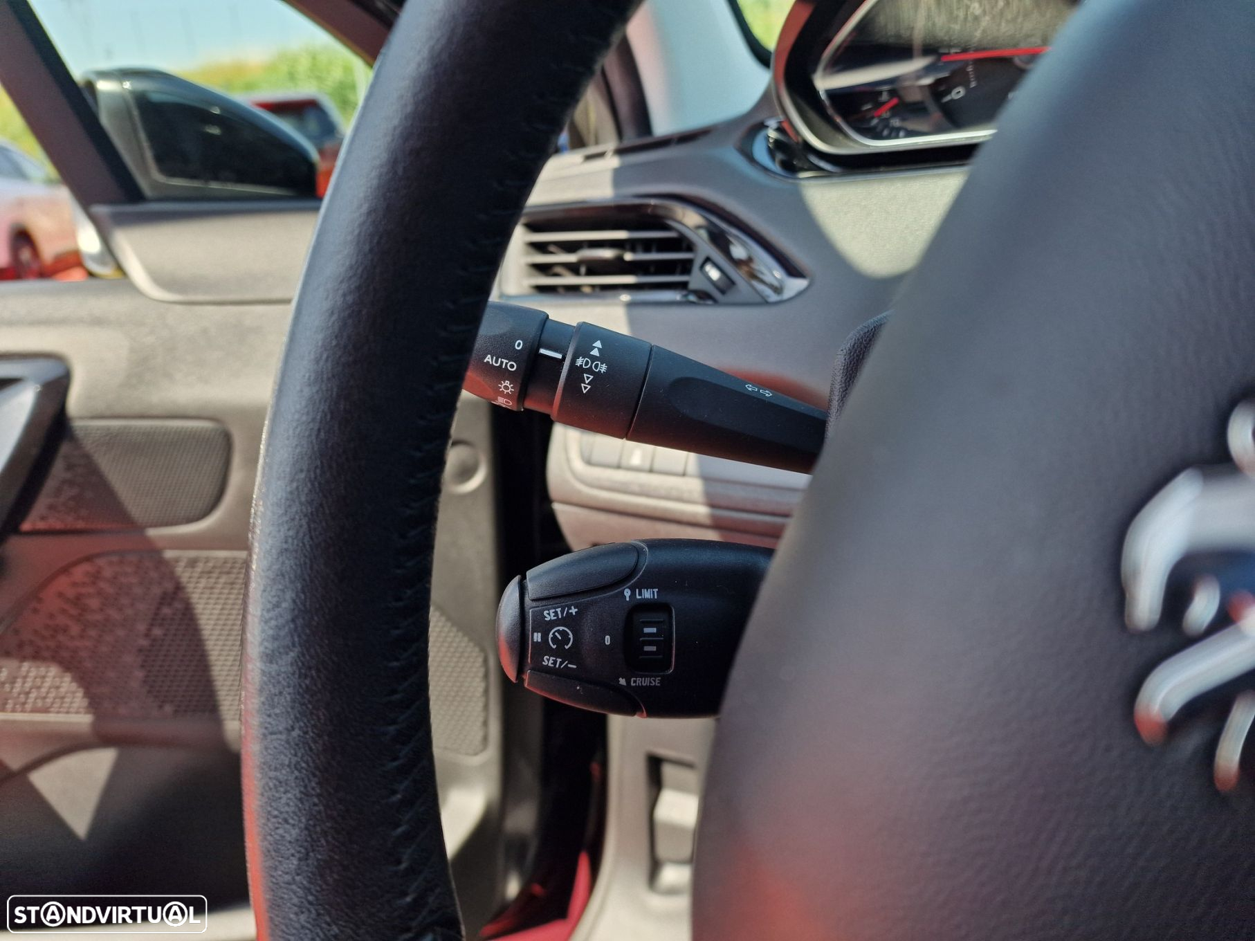 Peugeot 208 1.2 VTi Access - 16