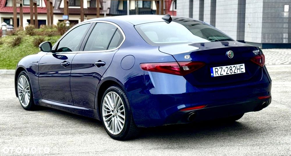 Alfa Romeo Giulia 2.0 Turbo 16V AT8-Q4 Veloce Ti - 5