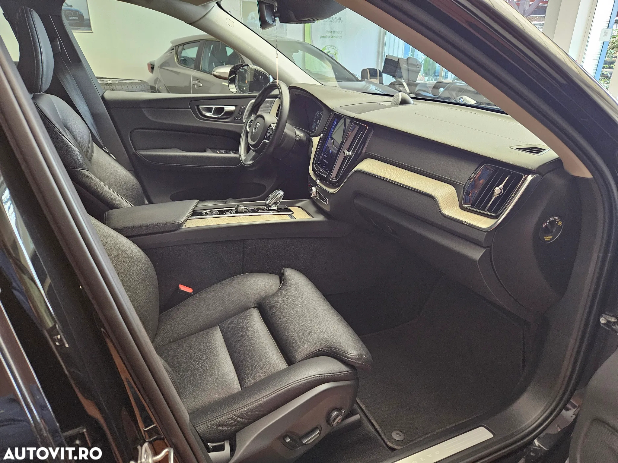 Volvo XC 60 B4 MHEV Inscription - 24