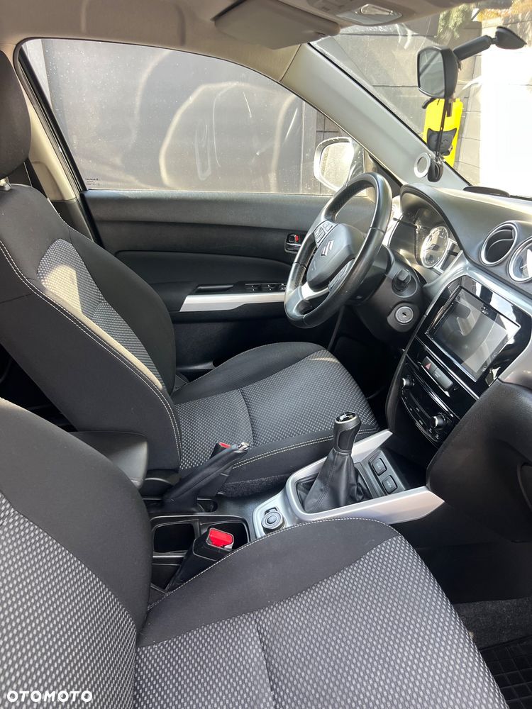 Suzuki Vitara 1.6 Premium 4WD - 10