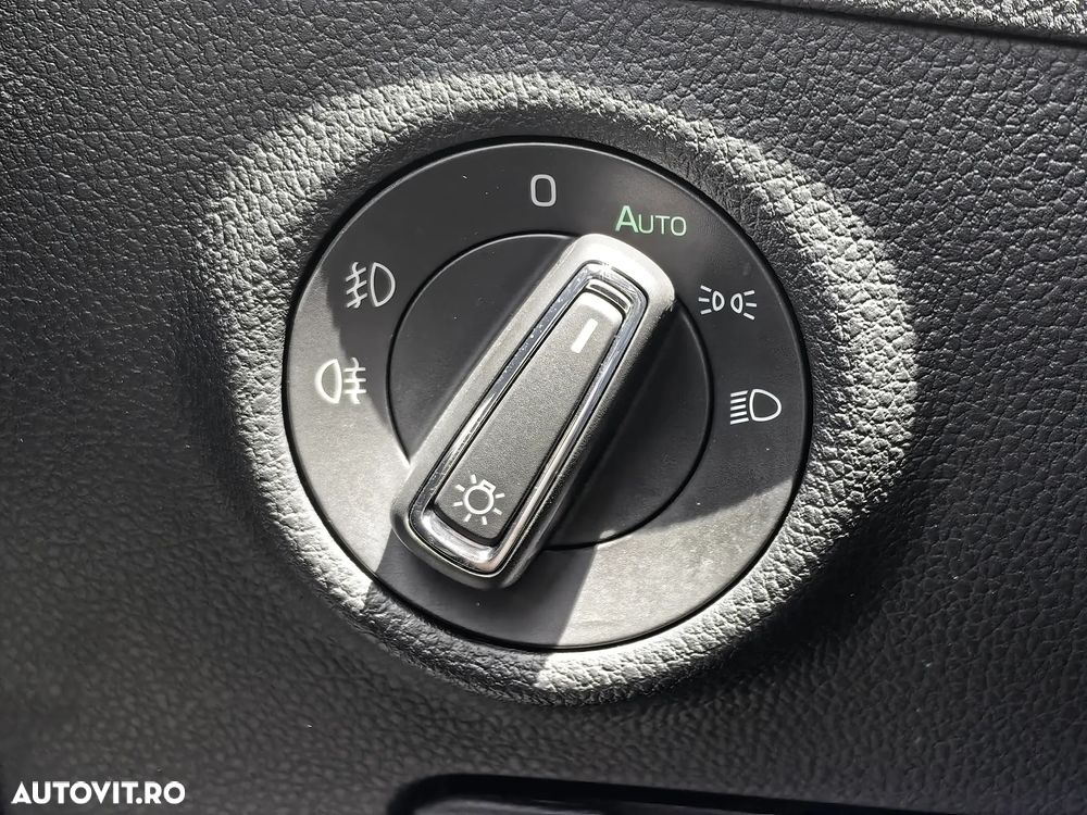 Skoda Superb 2.0 TDI 4X4 DSG Scout - 33
