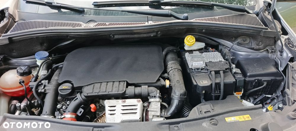 Peugeot 2008 - 12