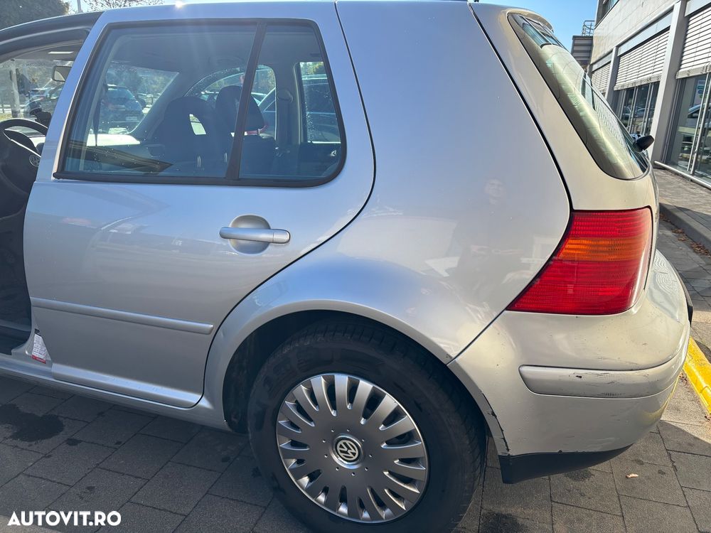 Volkswagen Golf - 11