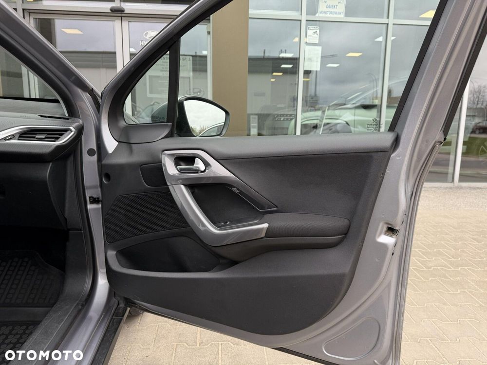 Peugeot 2008 1.2 PureTech Active S&S - 29