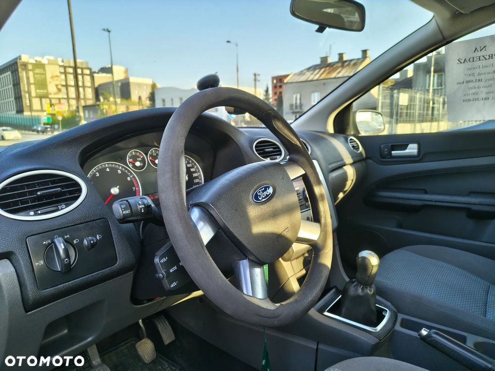 Ford Focus 1.6 Ambiente - 5