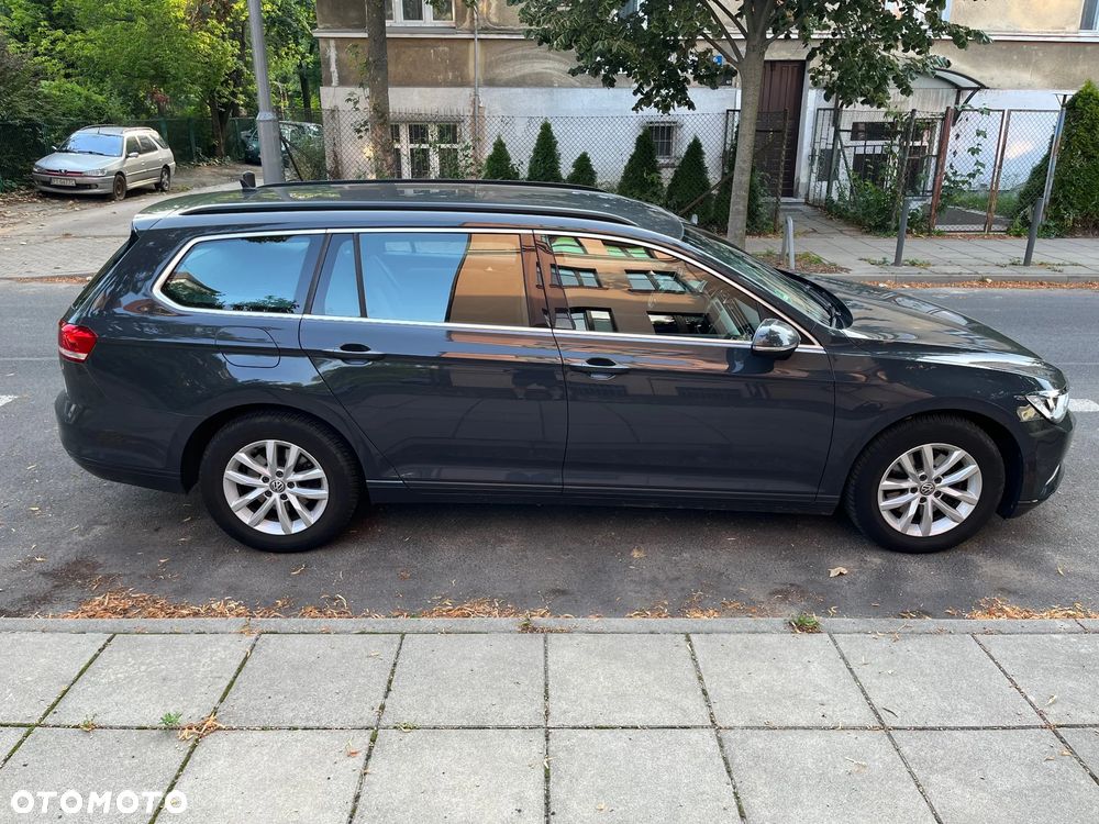 Volkswagen Passat 2.0 TDI SCR DSG Comfortline - 4