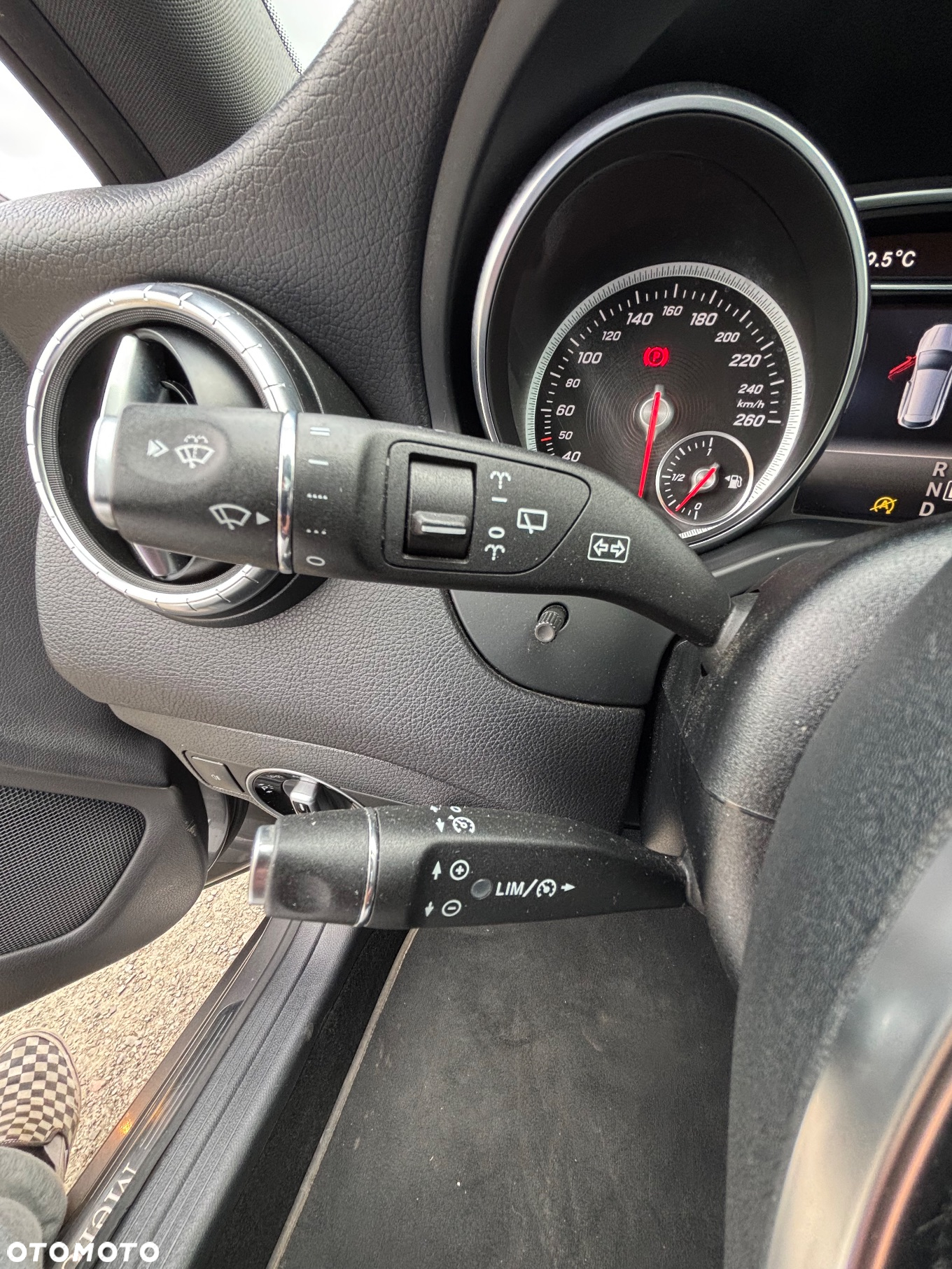 Mercedes-Benz CLA 180 7G-DCT - 35