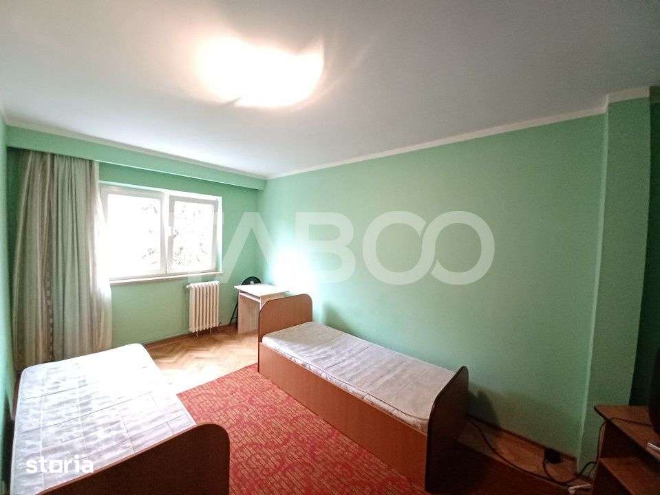 Apartament pentru muncitori 4 camere si 2 balcoane Mihai Viteazul — fotografia 1
