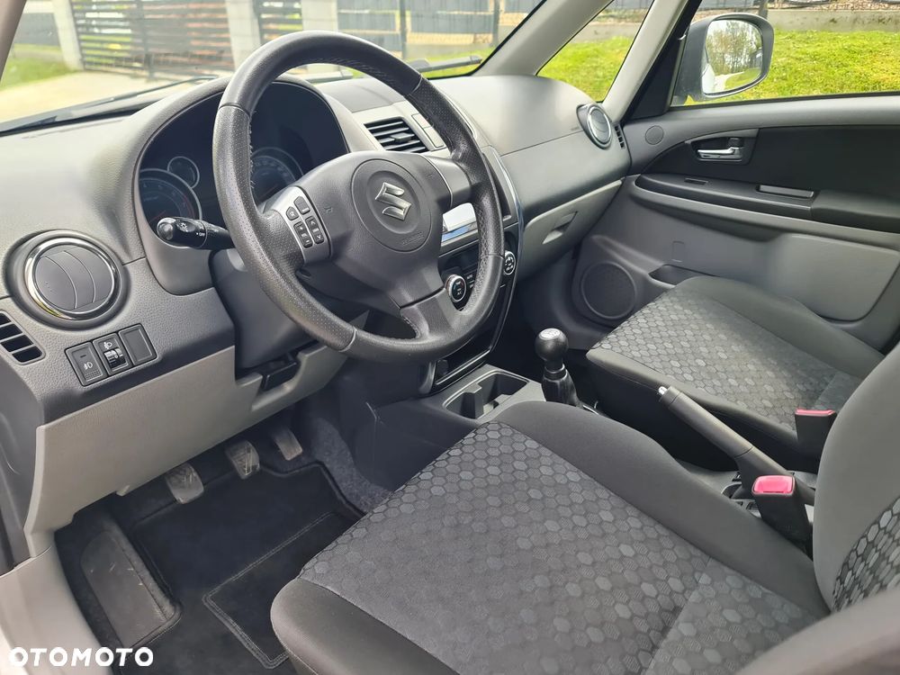 Suzuki SX4 - 11