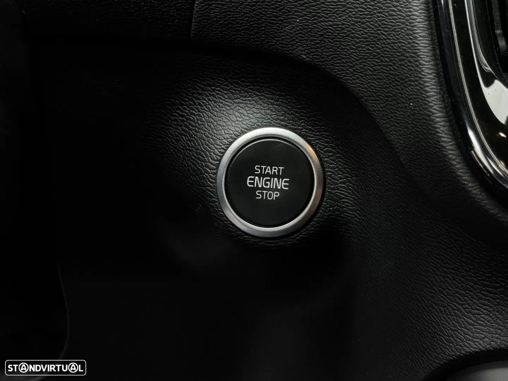 Volvo XC 40 1.5 T4 PHEV Core - 25