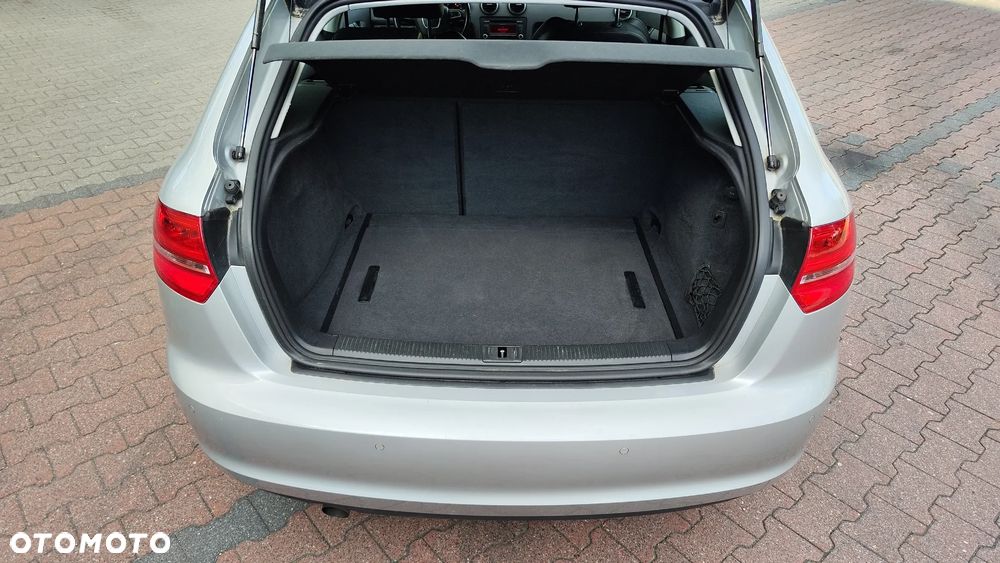 Audi A3 Sportback 1.6 TDI DPF Attraction - 8