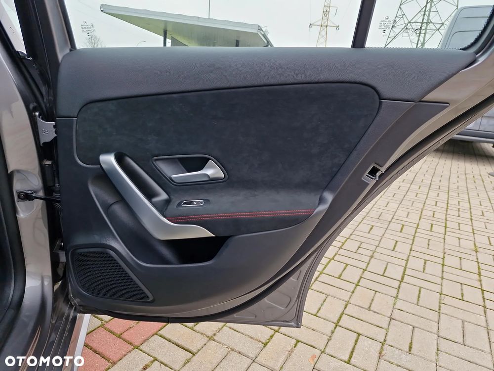 Mercedes-Benz Klasa A 200 AMG Line 7G-DCT - 25