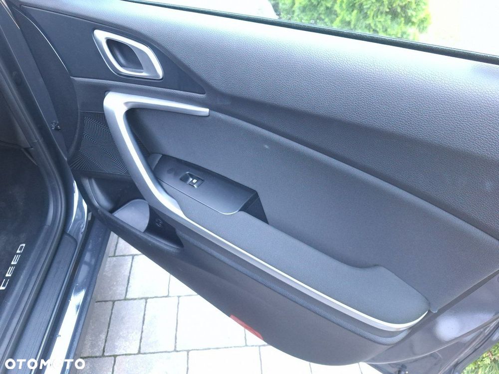 Kia Ceed 1.5 T-GDI S - 30