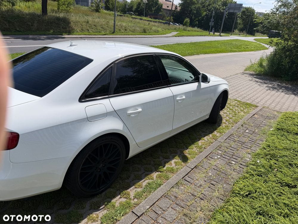 Audi A4 Limousine - 13
