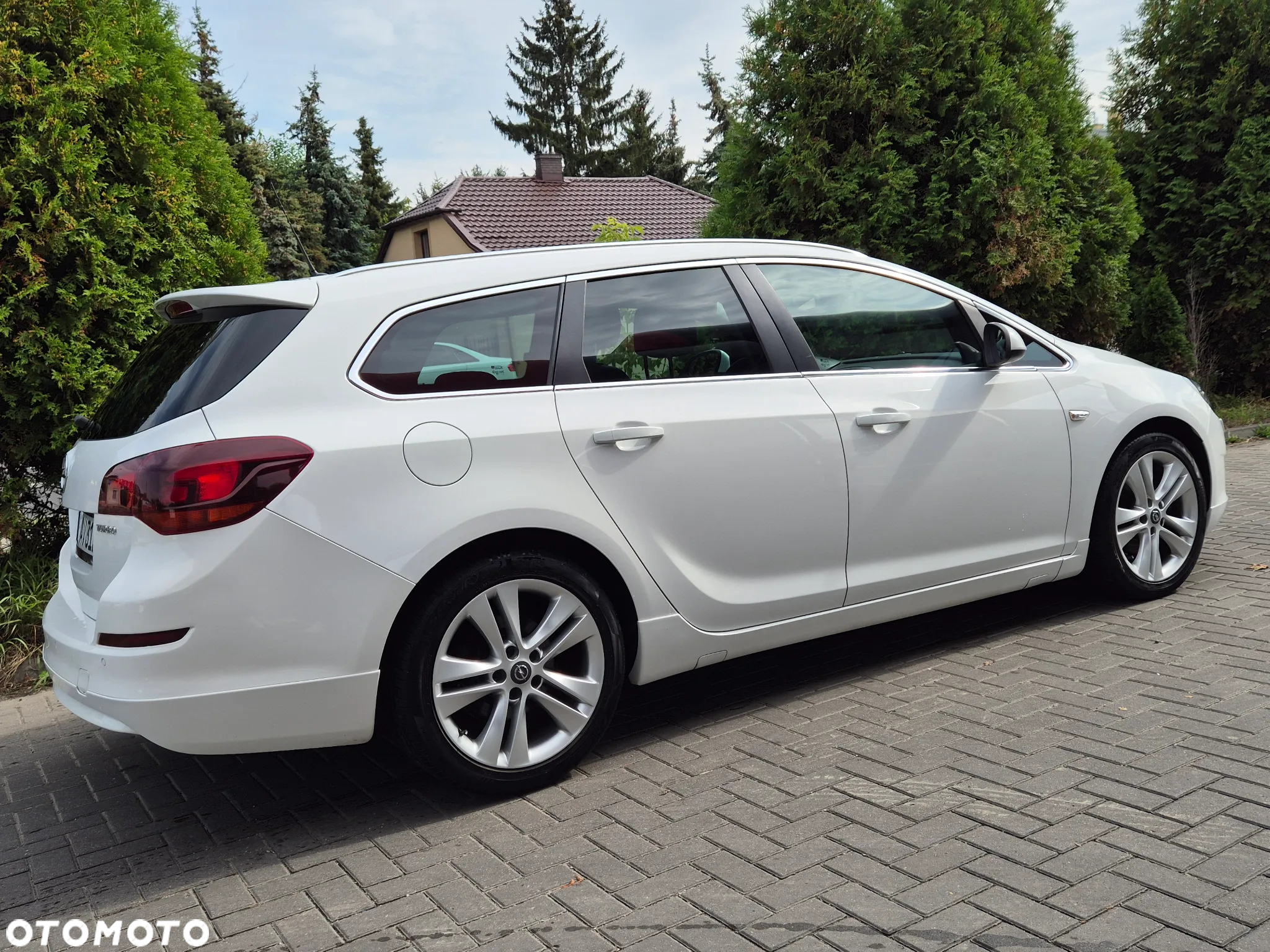 Opel Astra 1.6 Turbo Caravan Cosmo - 13