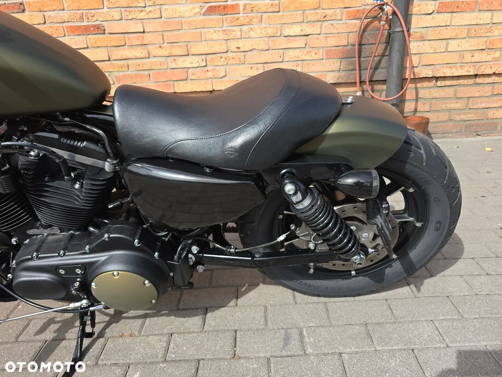 Harley-Davidson Sportster Iron 883 - 24