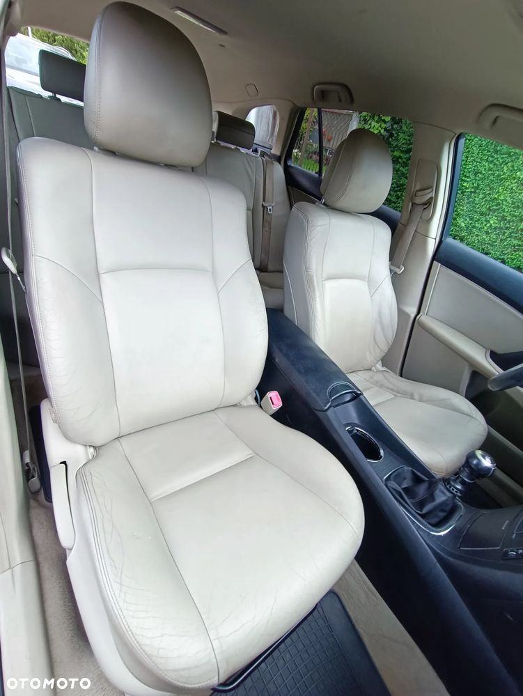 Toyota Avensis 1.8 Luna - 12