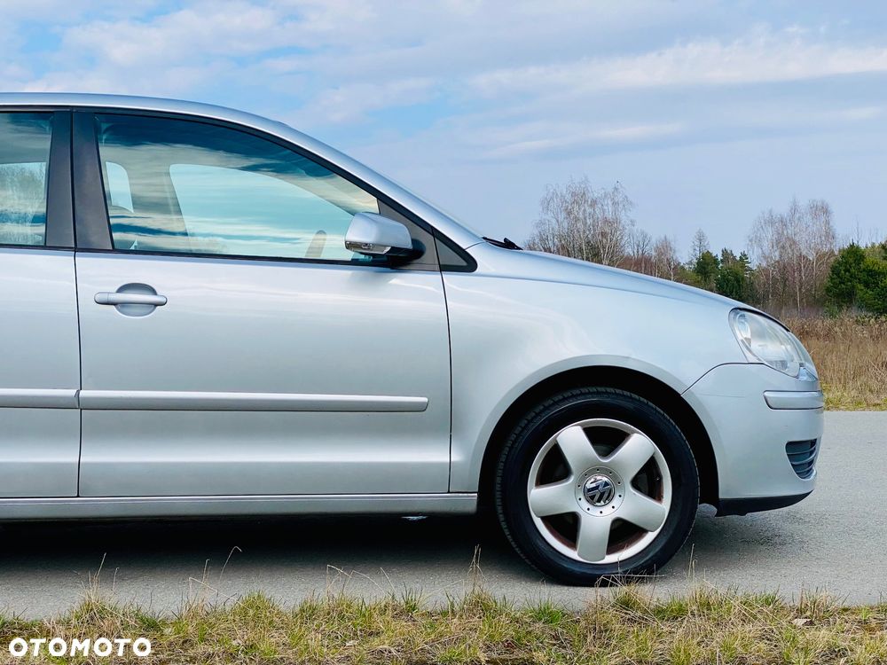 Volkswagen Polo 1.4 Comfortline - 24