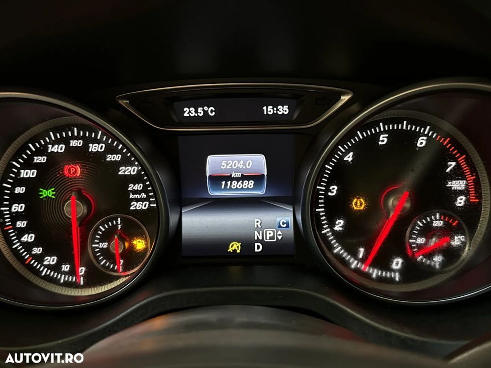 Mercedes-Benz GLA - 11