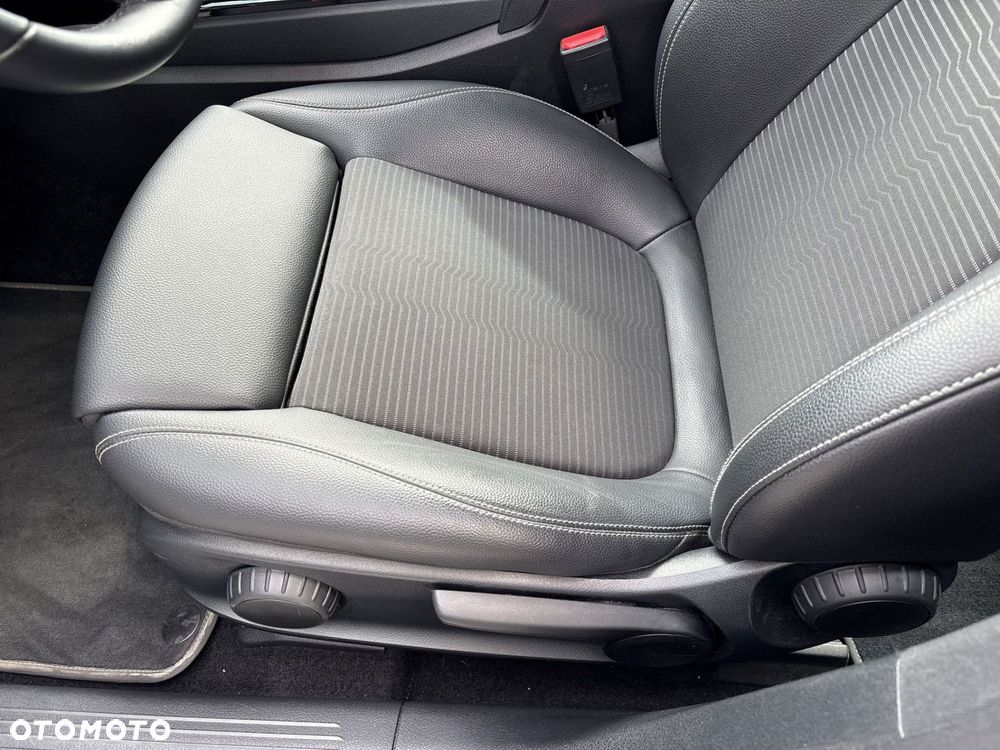 Mercedes-Benz CLA 220 d 8G-DCT - 12