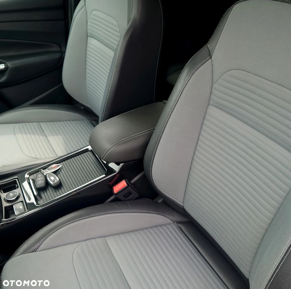 Ford Kuga 2.0 TDCi 2x4 Titanium - 13