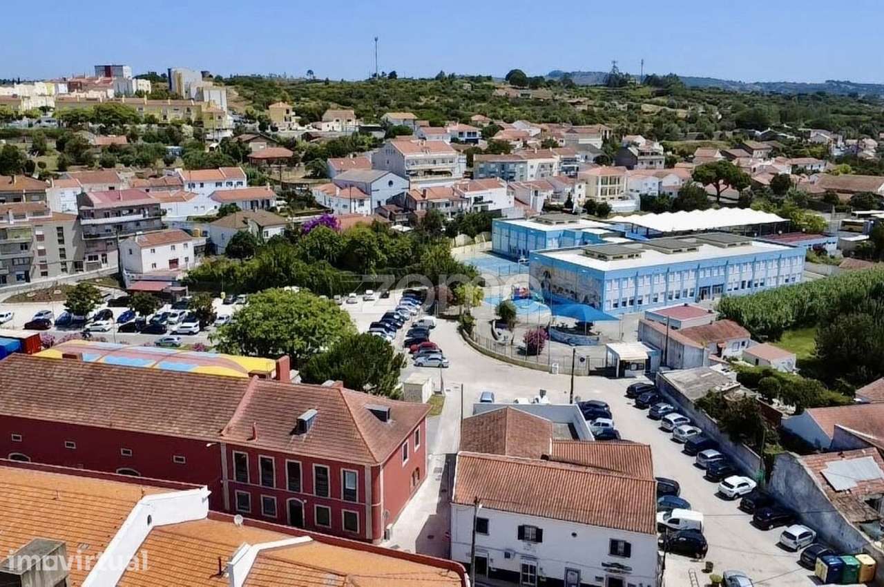 Moradia Bifamiliar para obras totais em Bucelas - Grande imagem: 5/18
