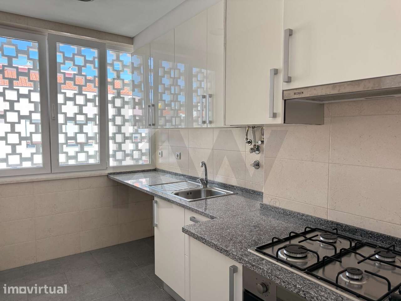 T1 remodelado em Campo de Ourique no 4.º piso com elevador - Grande imagem: 5/23