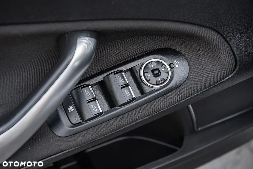 Ford Mondeo 1.8 TDCi Ghia - 16