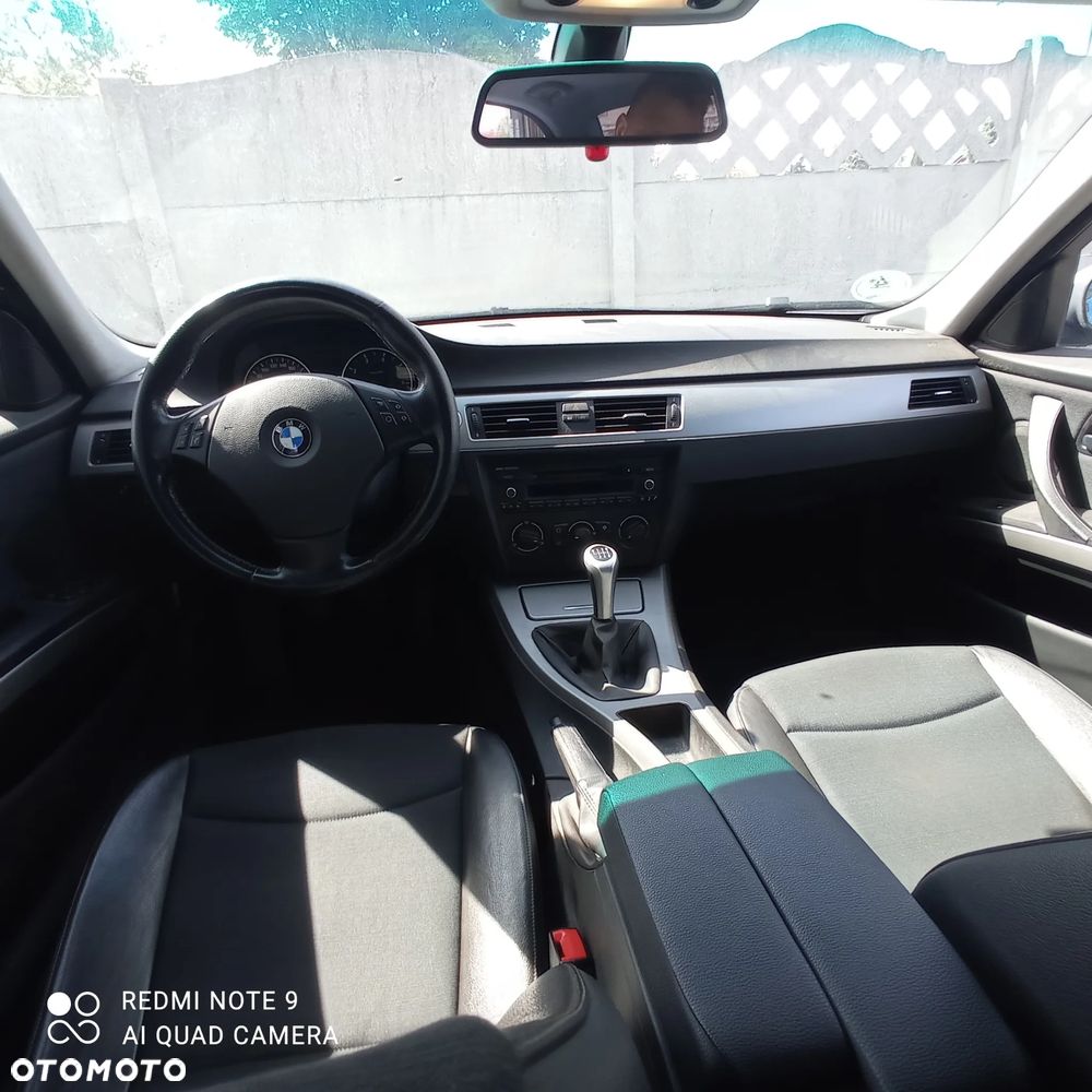 BMW Seria 3 320i - 2