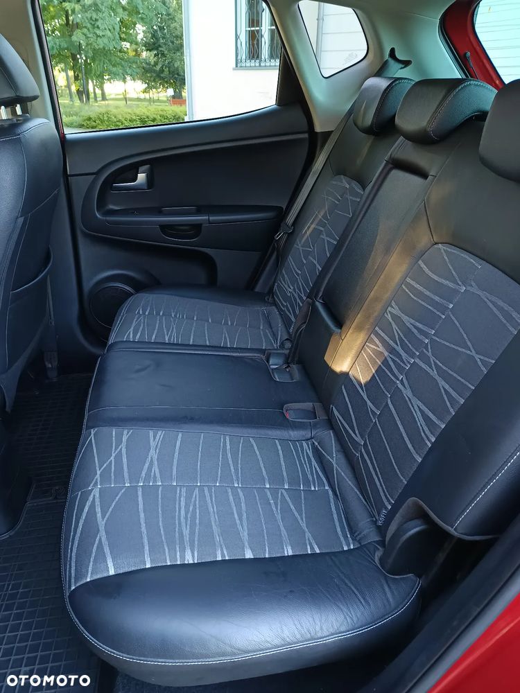 Kia Venga 1.4 Business Line - 19