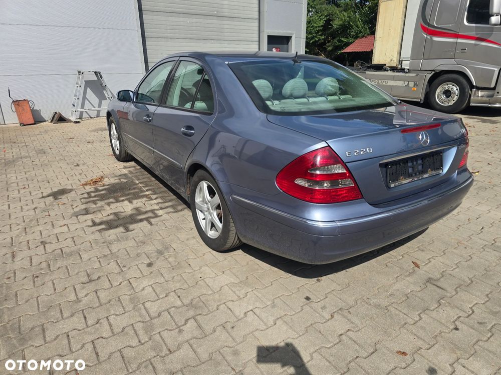 Mercedes-Benz Klasa E 220 CDI Elegance DPF - 7