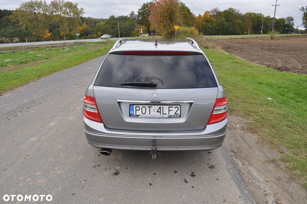 Mercedes-Benz Klasa C 200 T CGI Automatik BlueEFFICIENCY Avantgarde - 5