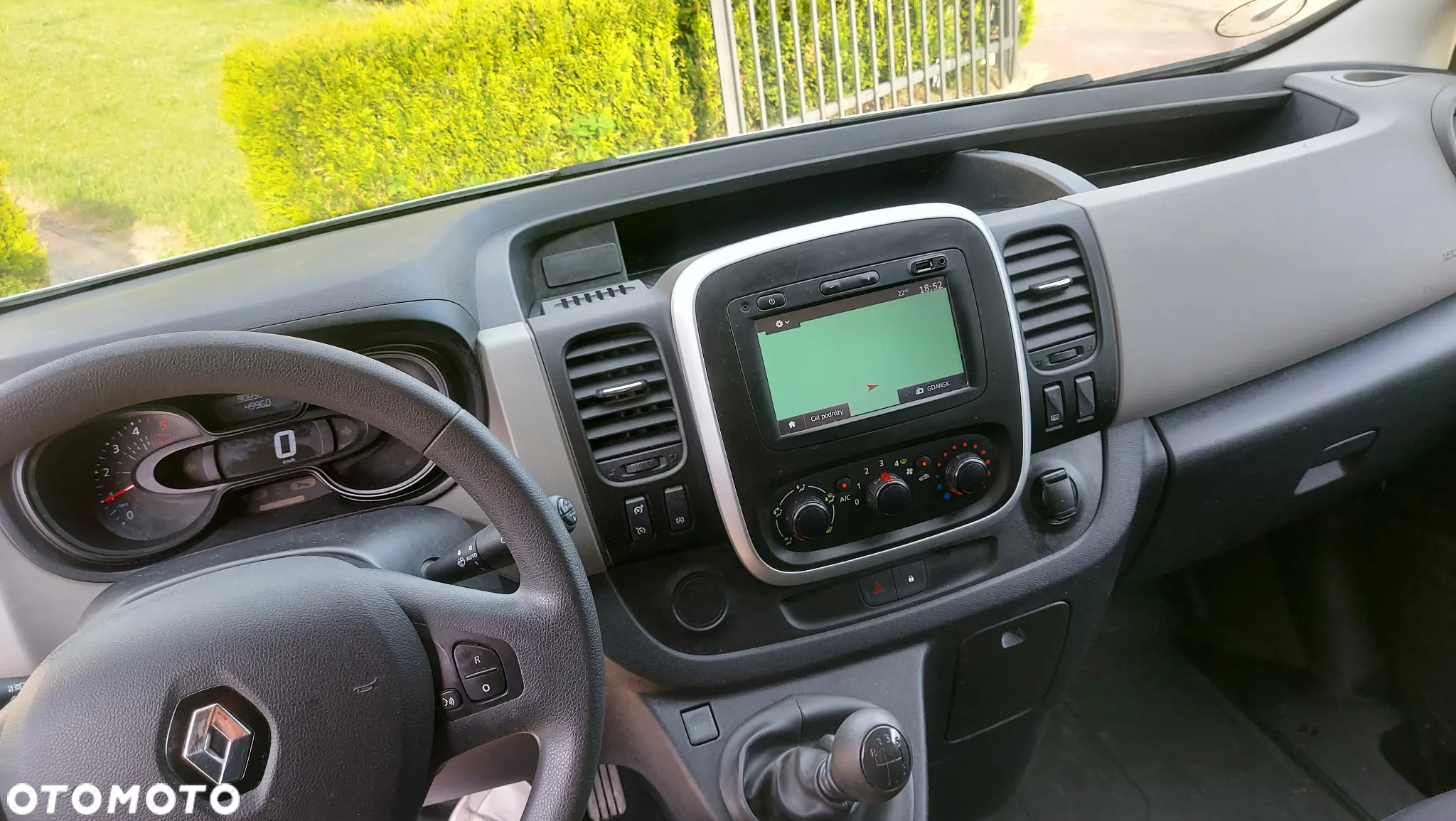 Renault Trafic - 25