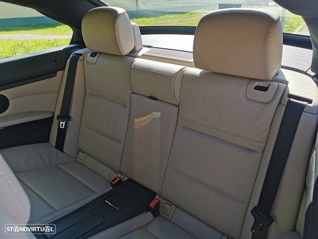 BMW 320 d Cabrio - 34