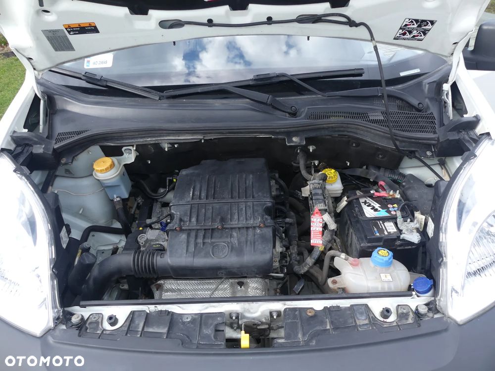 Fiat Fiorino 1.4 Lounge - 24