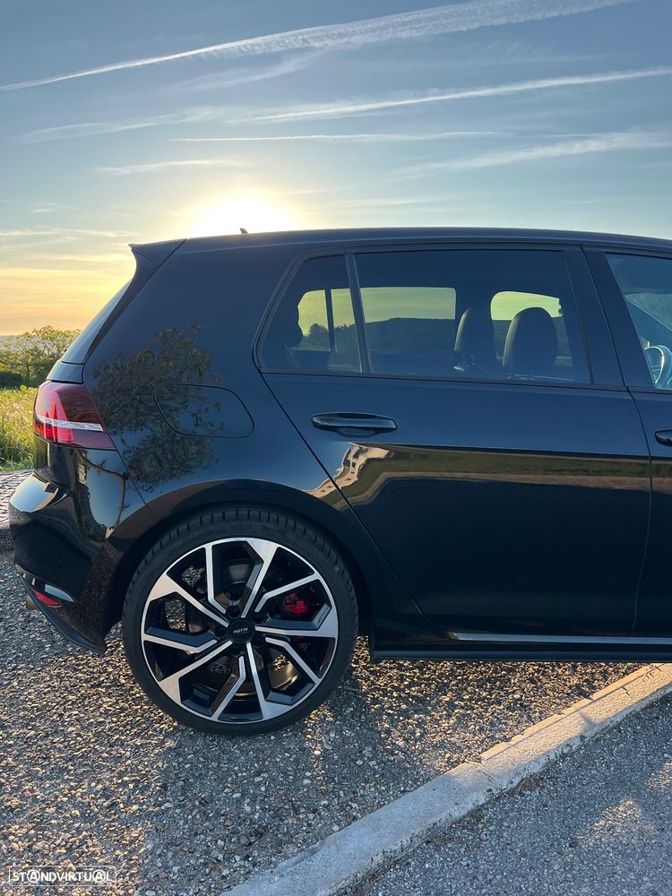 VW Golf GTI Performance BlueMotion DSG - 10