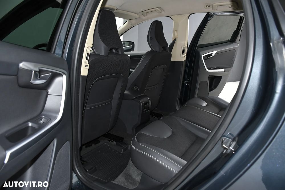 Volvo XC 60 D3 AWD Ocean Race - 7