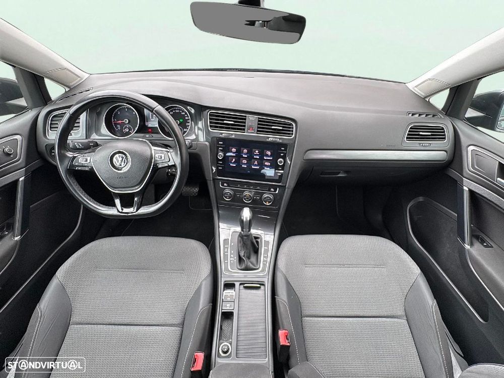 VW Golf Variant 1.6 TDi Confortline DSG - 14