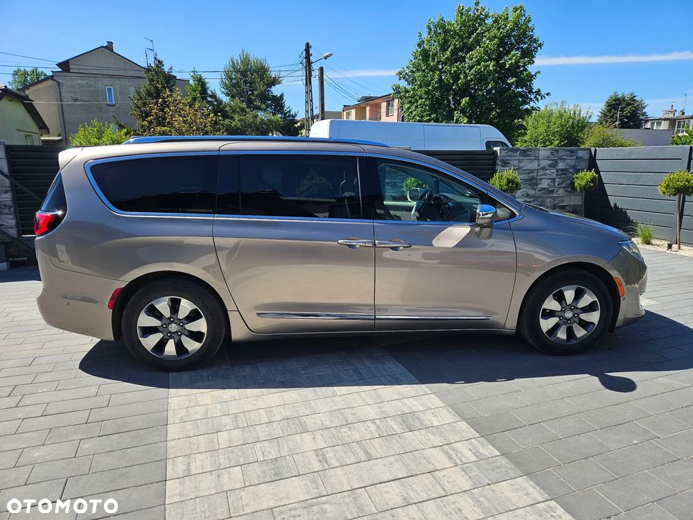 Chrysler Pacifica - 6