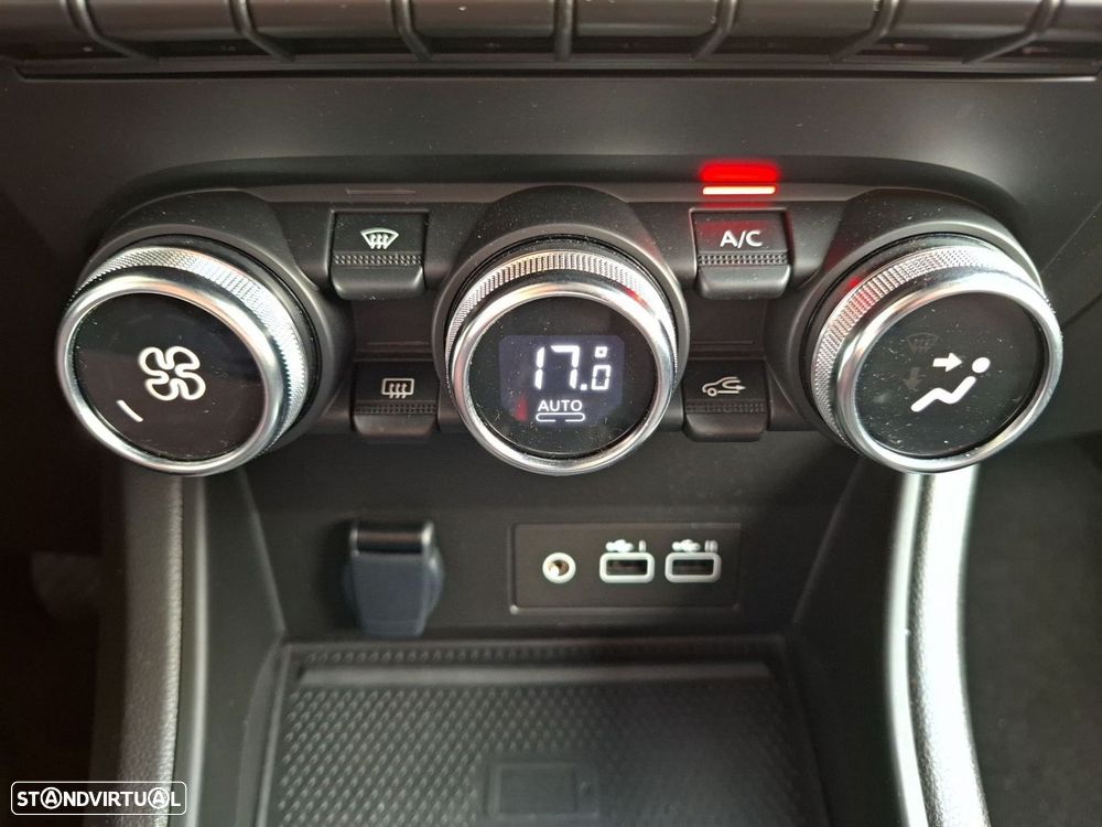 Renault Captur 1.0 TCe Techno Bi-Fuel - 24